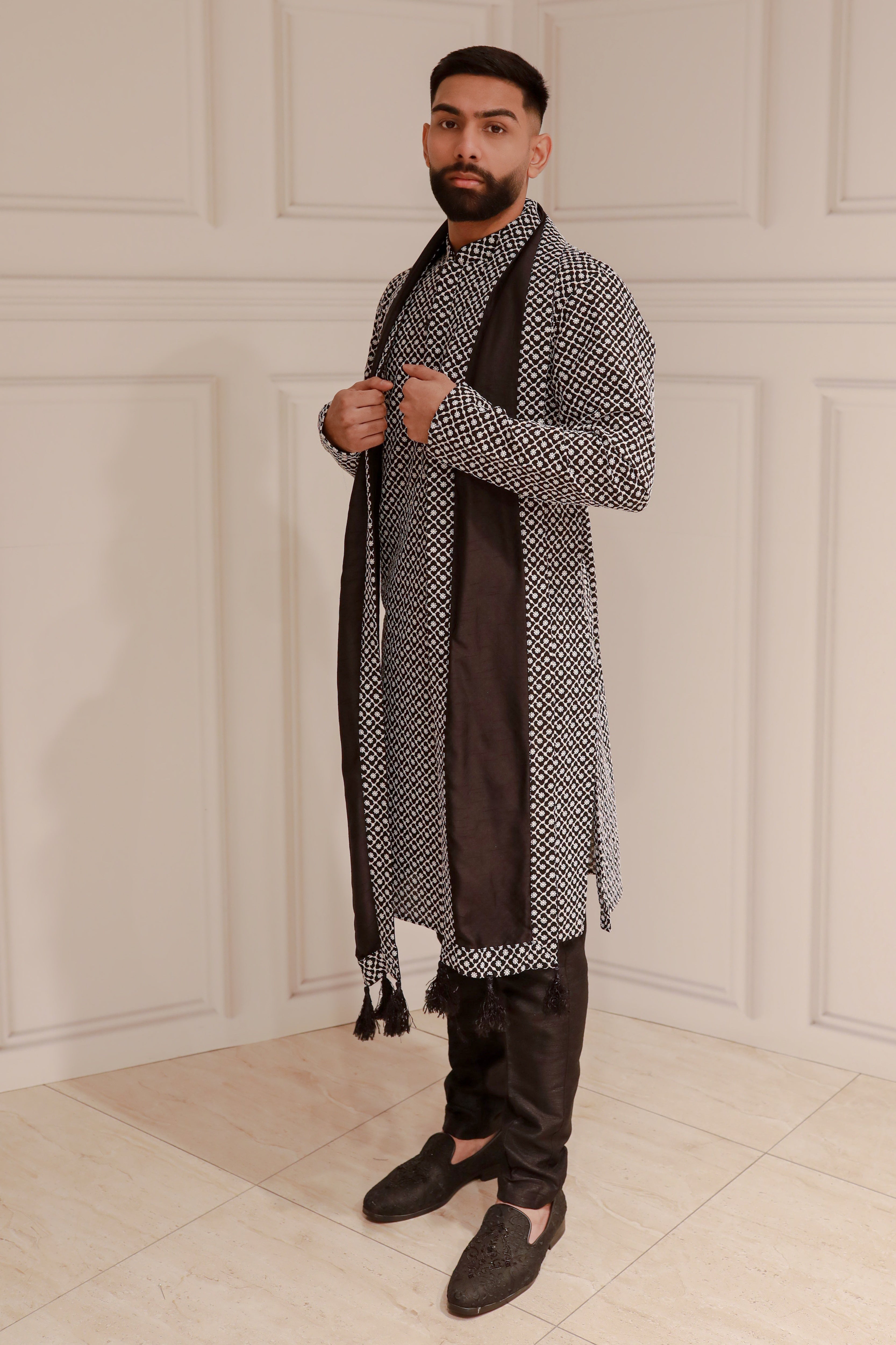 ELEGANT BLACK EMBROIDERY KURTA WITH TROUISER AND STOLE