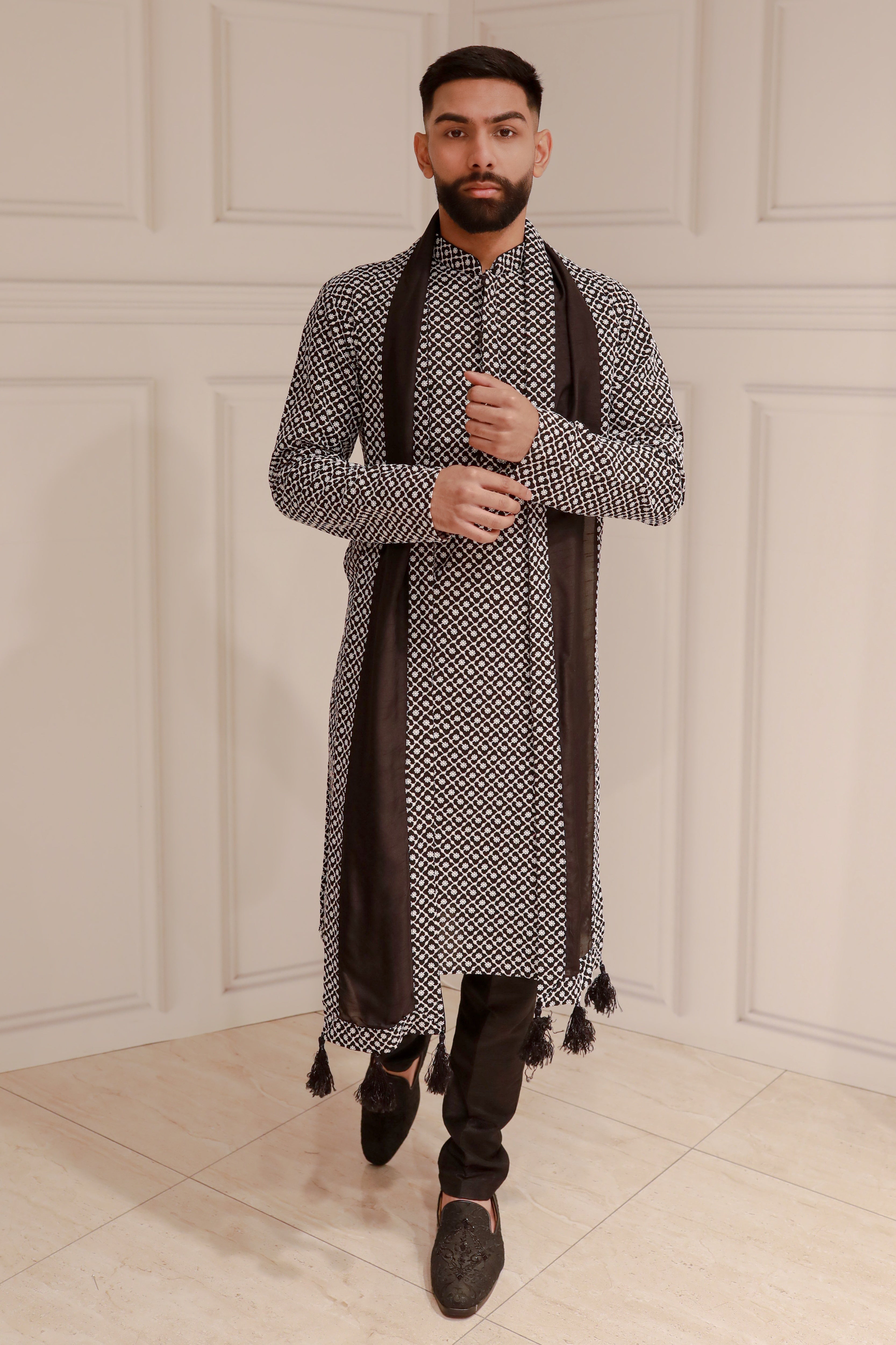 ELEGANT BLACK EMBROIDERY KURTA WITH TROUISER AND STOLE