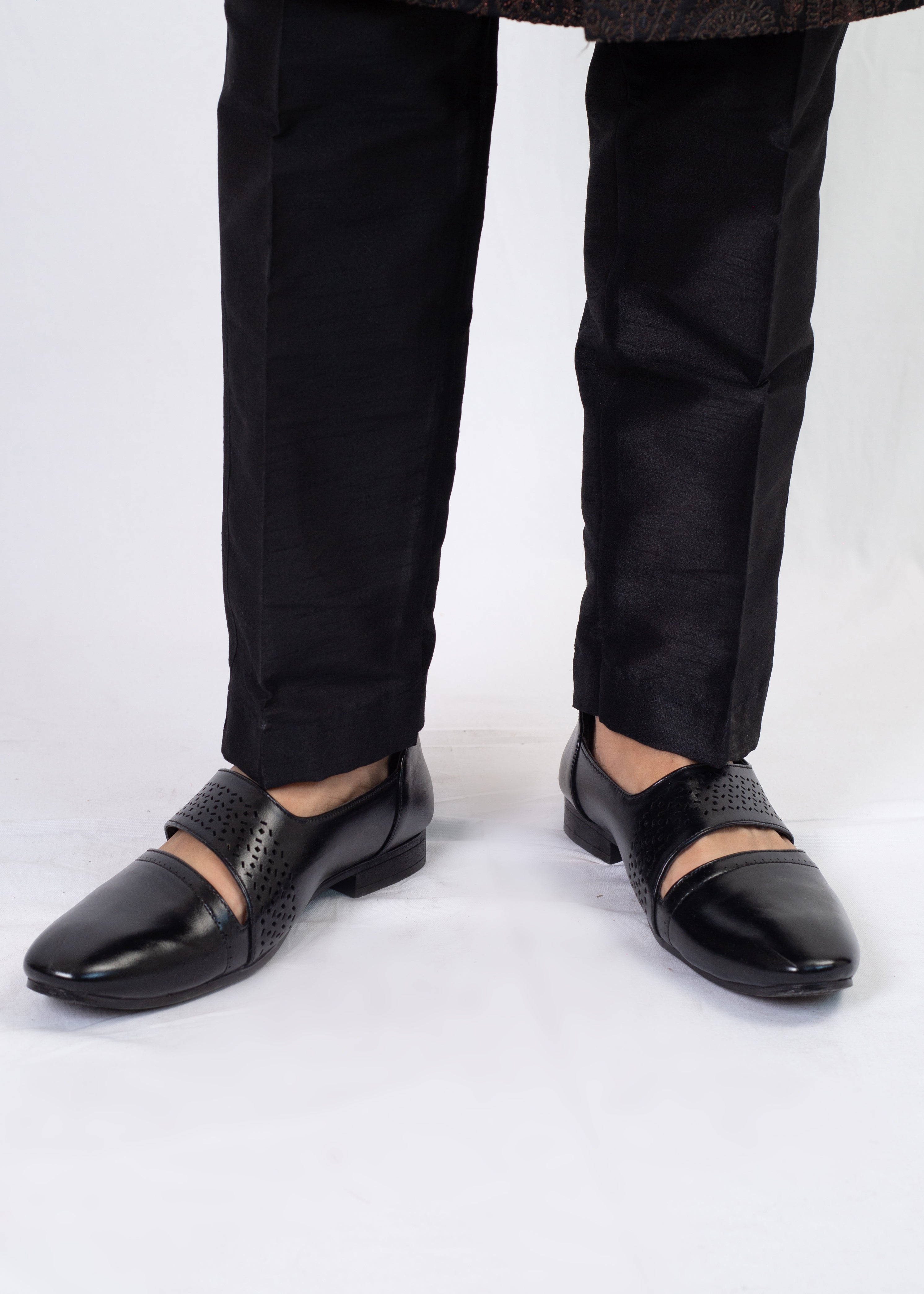 BLACK ELEGANT EMBROIDERY SHERWANI AND KURTA WITH TROUSER