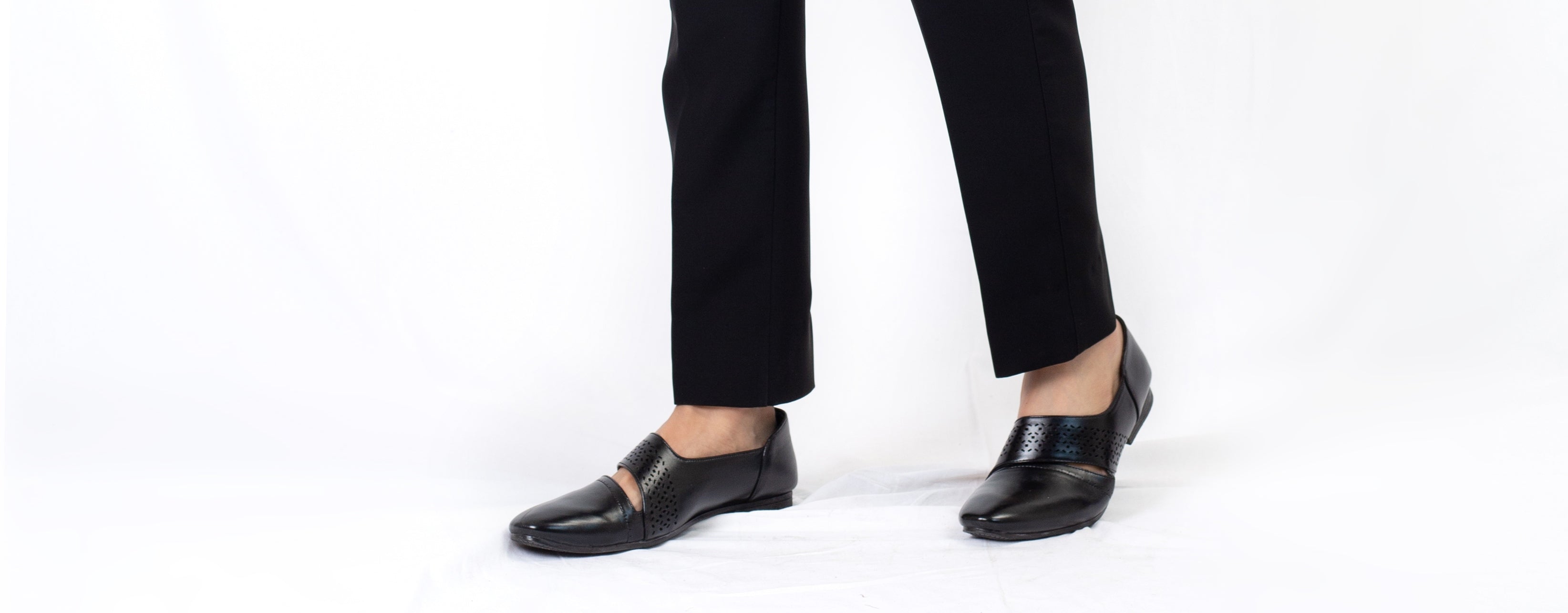 BLACK ELEGANT EMBROIDERY BLAZER ONLY