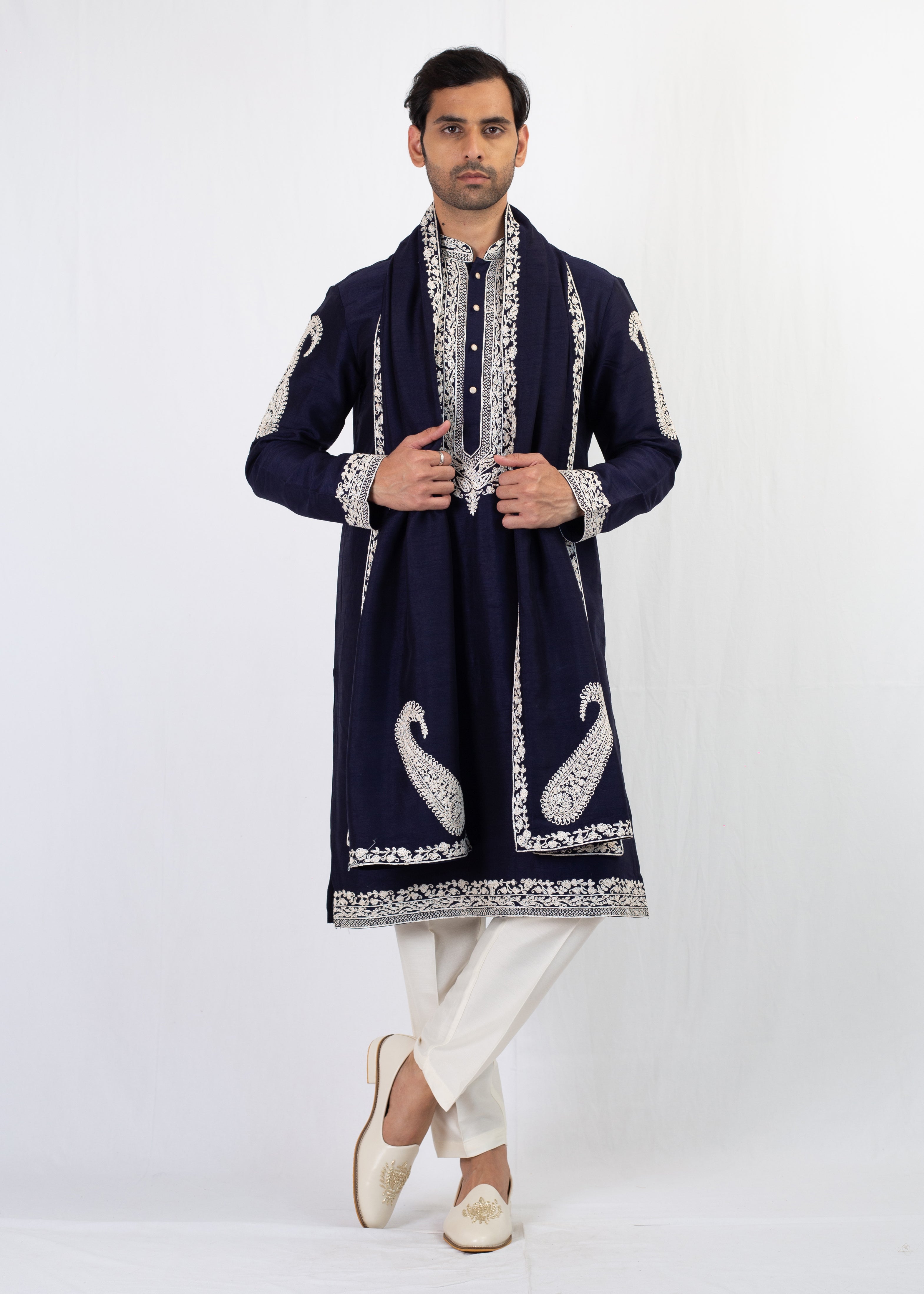 NAVY BLUE EMBROIDERY KURTA AND TROUSER WITH STOLE