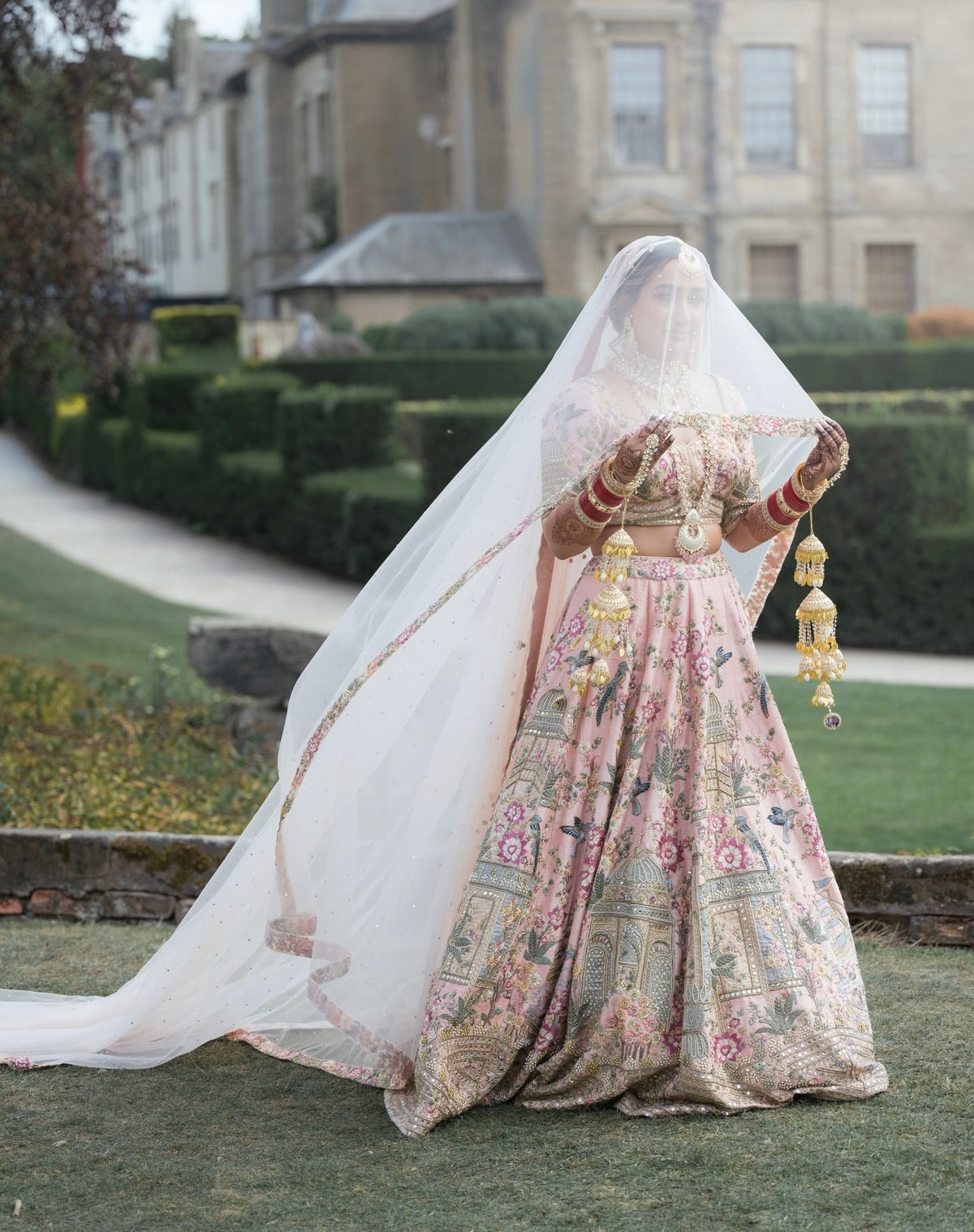 Bride Kiran X British Bindi