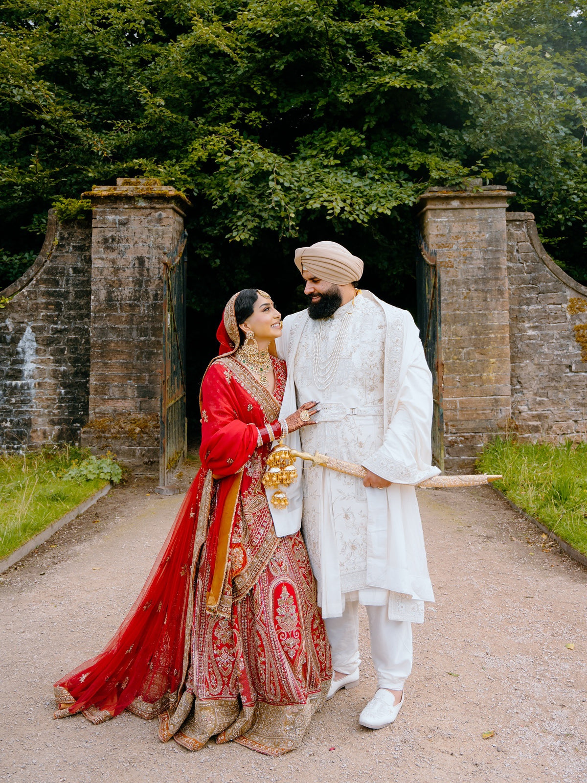Jaspreet's Anand Karaj in Crimson Red Lehenga