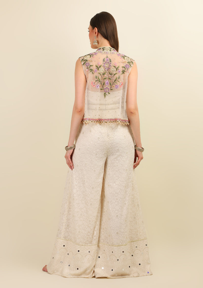 EMBROIDERY CAPE WITH WHITE JUMPSUIT